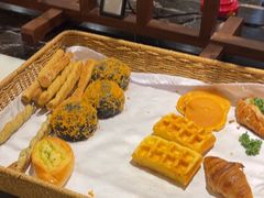 -广州万富希尔顿酒店·感趣自助餐厅·金秋蟹宴生蚝海鲜刺身