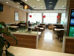 大堂-嘉和一品粥(首经贸店)