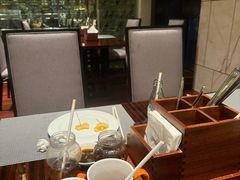 -广州万富希尔顿酒店·感趣自助餐厅·金秋蟹宴生蚝海鲜刺身