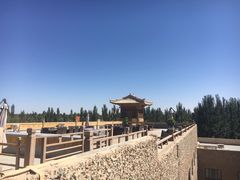 -敦煌山庄摘星阁