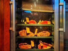 面包甜点陈列柜-MONICH牛排融合餐厅(和义大道购物中心店)