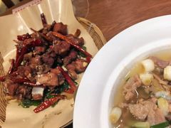 -老滇山寨•云南特色菜•地方菜•民族风情歌舞表演(金碧店)