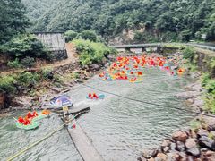 -安吉龙王山峡谷漂流