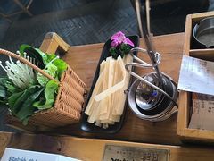 -巴渝瓦肆重庆鲜火锅(宝龙环湖店)