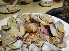 -休记光头香辣蟹干锅店(衣冠庙店)
