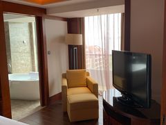 -三亚湾海居铂尔曼度假酒店