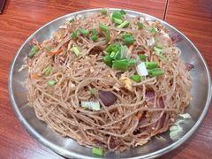 -何妹湿辣牛肉·粤式烧烤砂煲(桂雅路店)