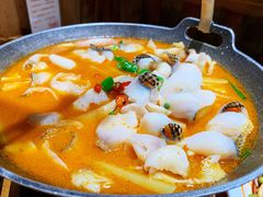 -老滇山寨•云南特色菜•地方菜•民族风情歌舞表演(金碧店)