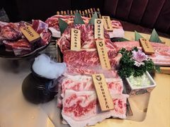 -铭牛烧肉·和牛海鲜自助(高新月牙湖店)