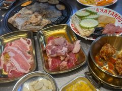 -哈哈碳都·牛肋条无限自助烤肉(台江万达店)