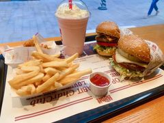 -The Habit Burger Grill 哈比特汉堡(复兴soho店)
