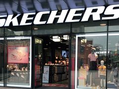 -SKECHERS 斯凯奇(上海国际时尚中心店)