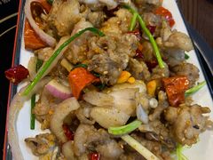 -虾弄弄海派小龙虾·牛羊蝎子火锅