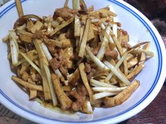 腊笋香干炒肉丝-米家小馆(新华店)
