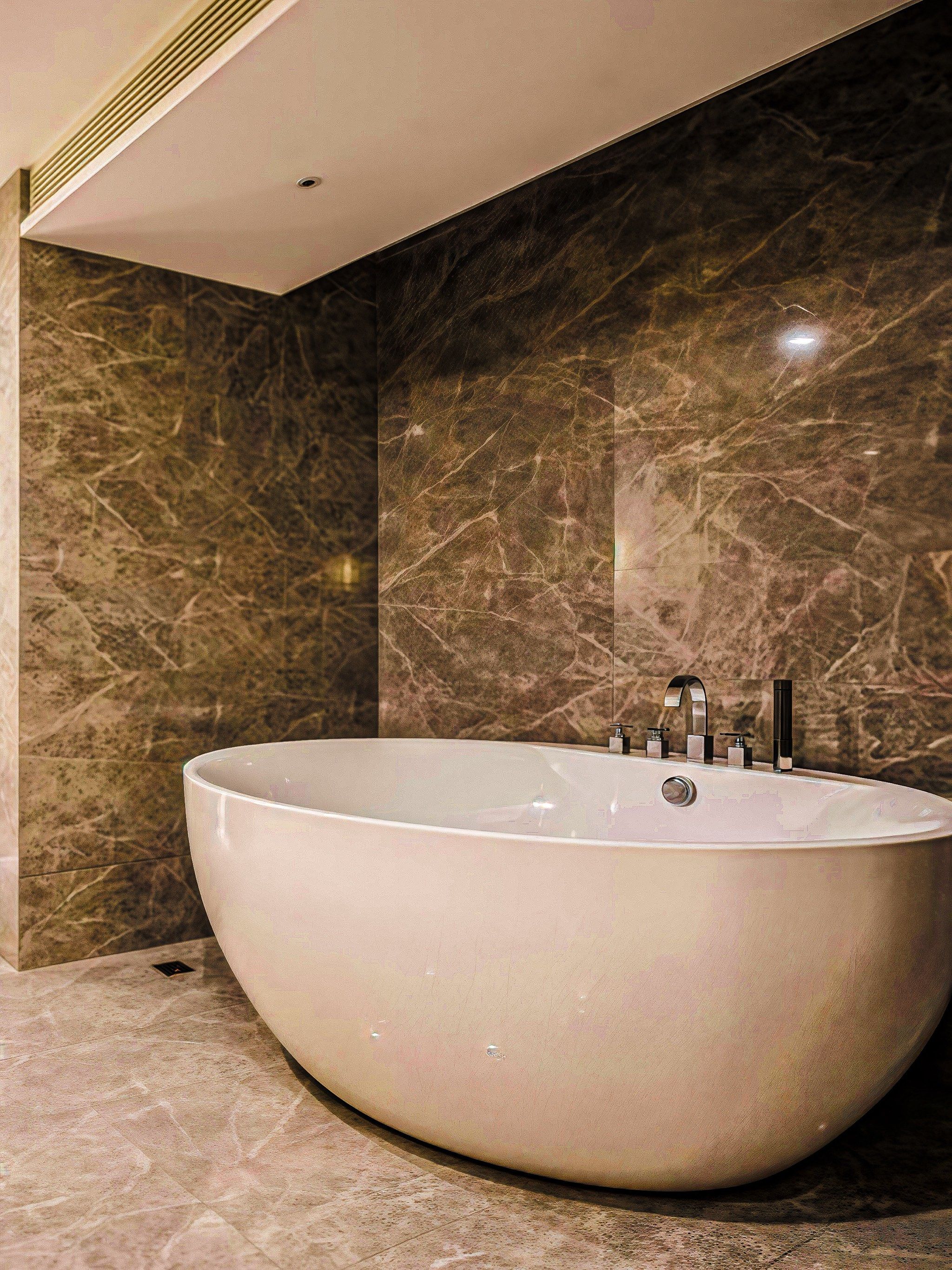 女朋友直夸酒店浴缸又大又圆