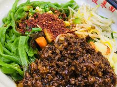 油泼面+炸酱-手擀菠菜面(西康路店)
