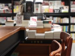 阅读区-SISYPHE BOOKS西西弗书店(龙湖滨江天街店)