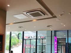 大堂-星巴克(青岛大拇指广场分店)