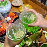 天呐‼️佛山这家火锅店的毛肚居然是绿色的❗️
