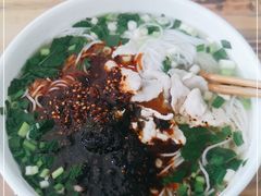 -龙树园麻辣米线