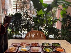 -银米·云南传统过桥米线(双廊黑金冠店)