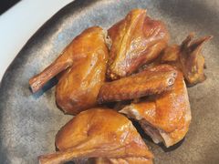 脆炸乳鸽-荣小馆(安达仕店)