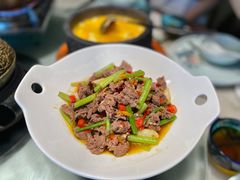 小炒黄牛肉-佬麻雀·剁椒鱼头(京基KK One店)