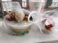 -丽虹云南过桥米线(兴工街店)
