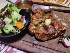 果木烤精选牛排配黑椒汁-绿茵阁牛扒餐厅(客村店)