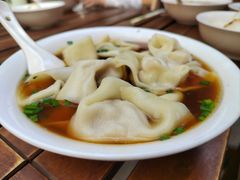 荠菜肉大馄饨红汤-吴家馄饨