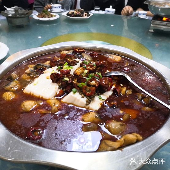 重庆鲜鱼庄(鹿鸣岛花园夏雨苑店)