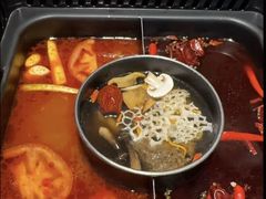 -老牌坊云南鱼豆花火锅(爱建店)