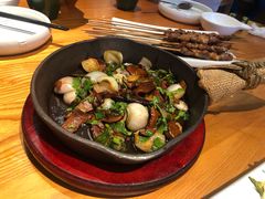 黑松露牛肝菌焖牛蛙-云海肴·汽锅鸡·云南菜(天山百盛优客店)