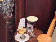 -Café Monson