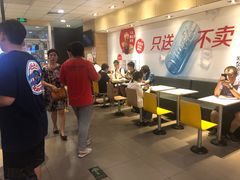 大堂-麦当劳(朝阳路得来速店)