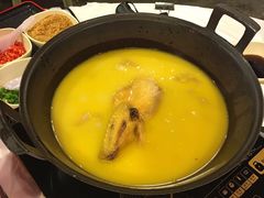 -鲜入围煮花胶鸡海鲜火锅