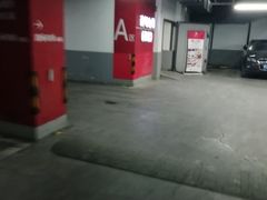 -五月花生活广场-停车场