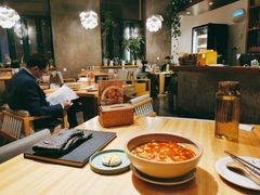 小锅米线-山茶云南菜(永安里店)