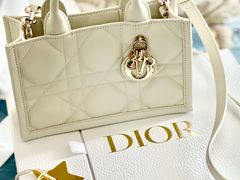 -Dior迪奥(海信广场店)