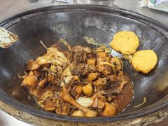 -粘豆包柴火铁锅炖