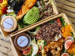 香煎三文鱼牛油果沙拉-THE WOODS 简餐 (国贸商城店)