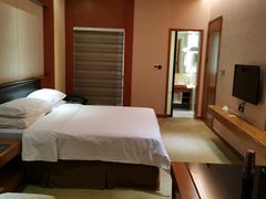 -维也纳酒店(广州南站汉溪长隆地铁站景区店)