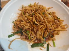-小杨生煎(金山百联购物中心3楼店)