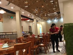 大堂-丹江口渔村·湘味厨房(桃园店)