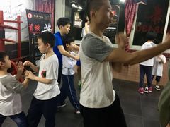 -公园前(地铁站)