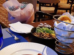 -香格里拉鱼跃地中海西餐厅·牛排披萨