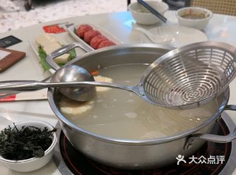 馋这口牛肉火锅好久了,今天终于吃到八合里!
