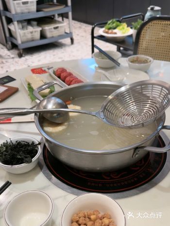 馋这口牛肉火锅好久了,今天终于吃到八合里!