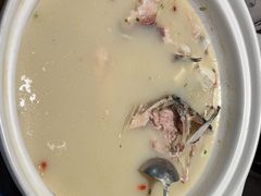 鱼头炖鱼丸汤-又见炊烟私房菜(敬亭路店)