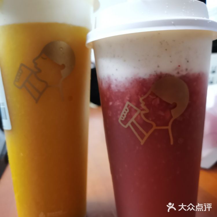 食在武汉—下雨也无法阻挡排队的喜茶